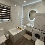 Luxury 3br In Steps From Balluta Bay 아파트
