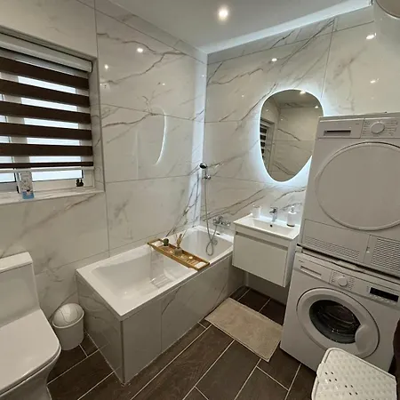 Luxury 3br In Steps From Balluta Bay Apartamento