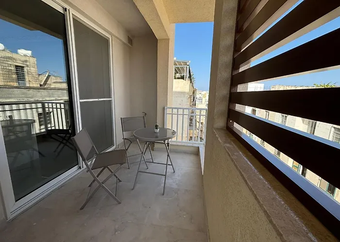 Luxury 3br In Steps From Balluta Bay Apartamento