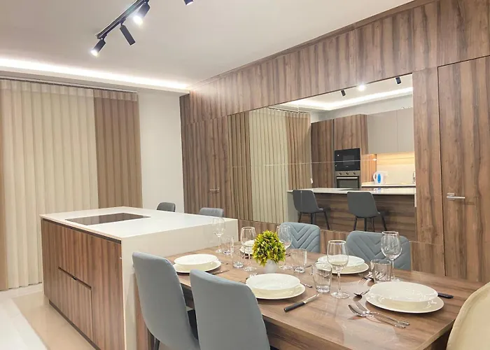 Luxury 3br In Steps From Balluta Bay * Sliema