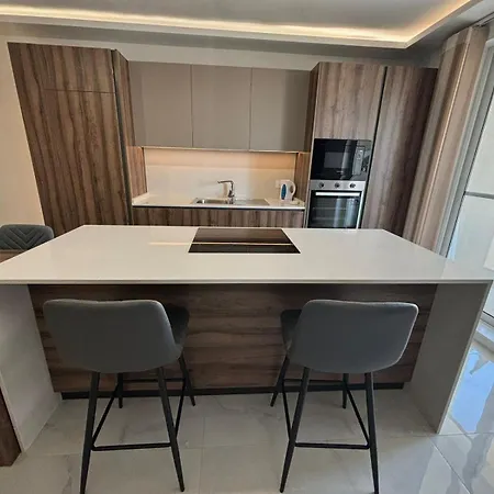 Luxury 3br In Steps From Balluta Bay
