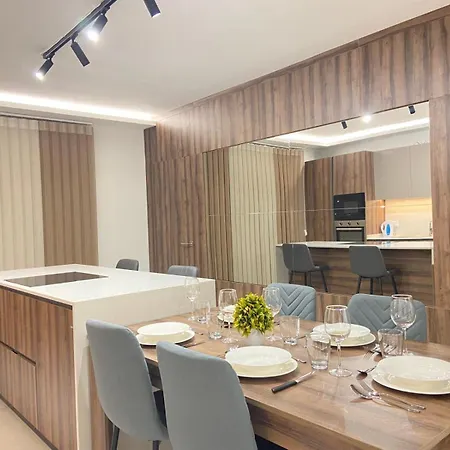 Luxury 3br In Steps From Balluta Bay * Sliema